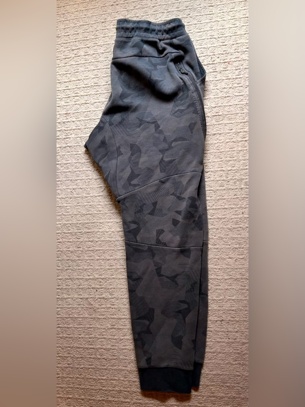 Nike Men's Dark Gray/Black Camo Joggers